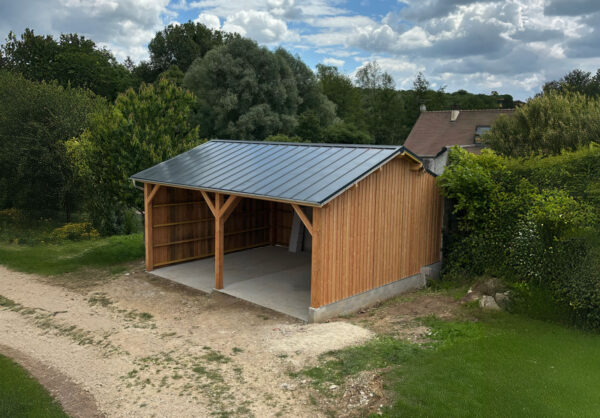 Hangar en bois sur-mesure inspiré du modèle Saint-Lô Lenoir Bois